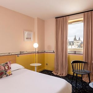 L'Hotel